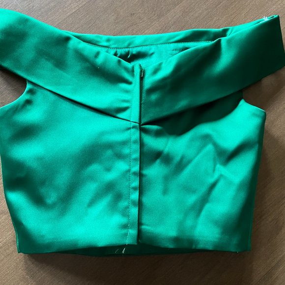 SHERRI HILL Emerald Green Long 2 Piece Prom Dress with Beaded Waist, Size 6 Prom